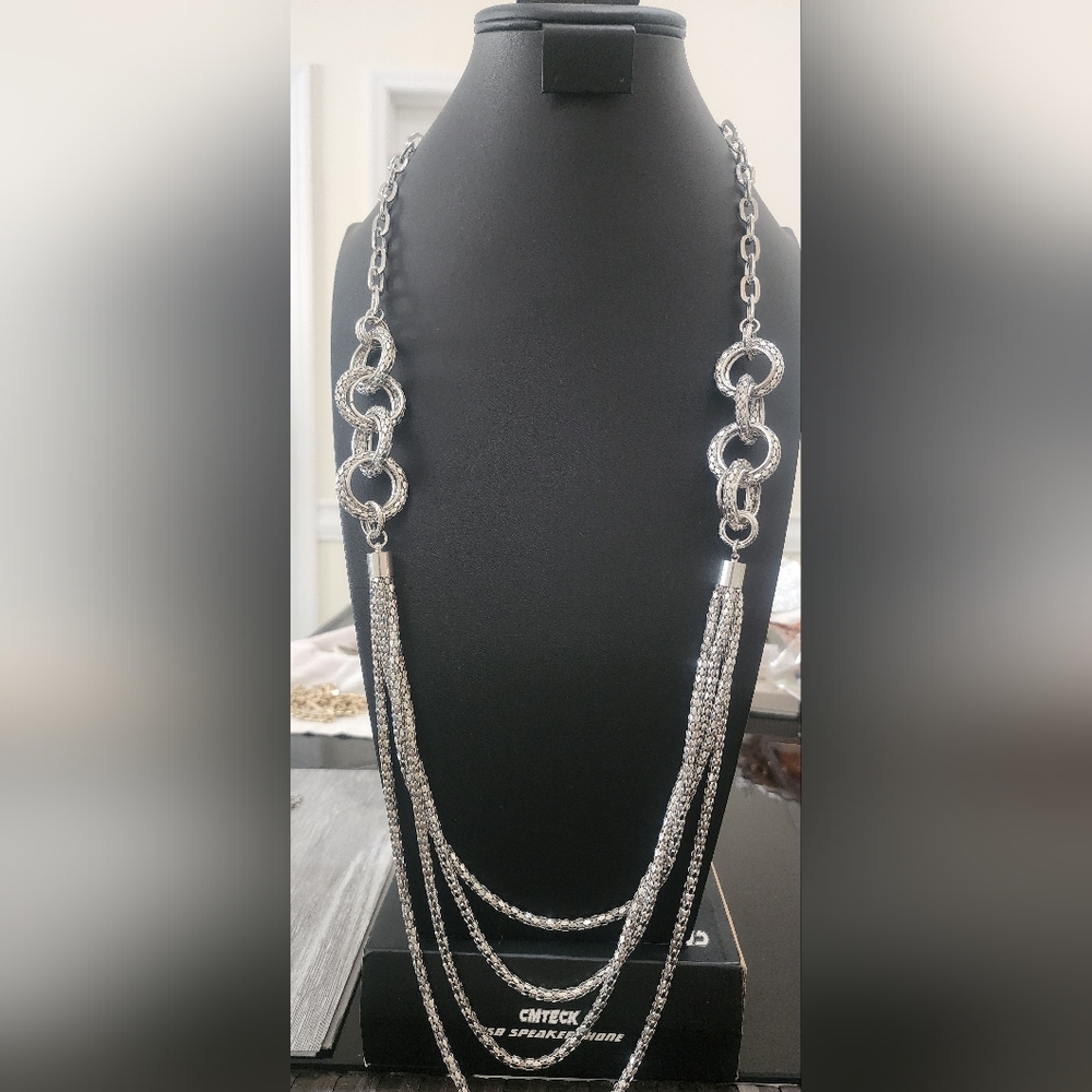 Elegant Silver Tone Chain Necklace and Earring Set - Picture 2 of 10